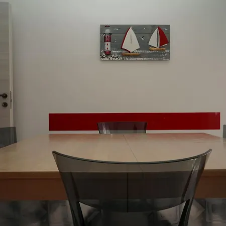 Il Faro Del Golfo Apartment *